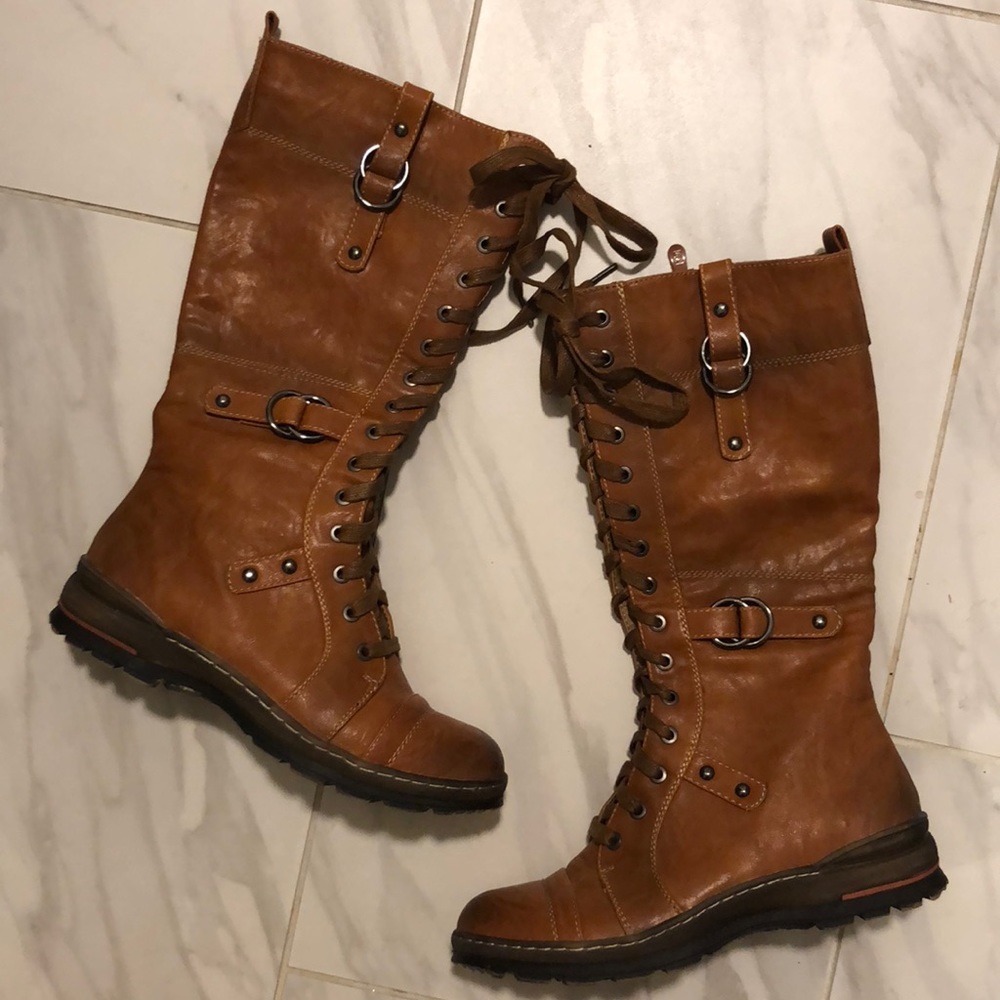 Comfortable, warm, tan knee high boots